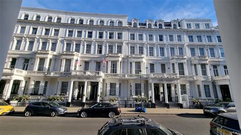 Grand Plaza Kensington Architecture