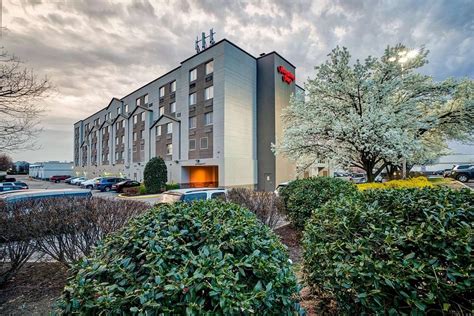 Hampton Inn Glen Burnie Staff