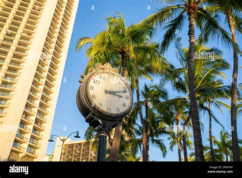 Honolulu Hawaii Clock