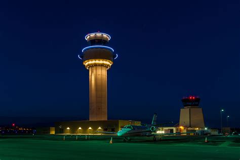 Air traffic controllers in Palm Springs, CA