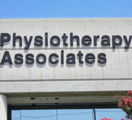Physical therapist working in California