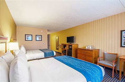 Comfort Inn Falls Church Exterior