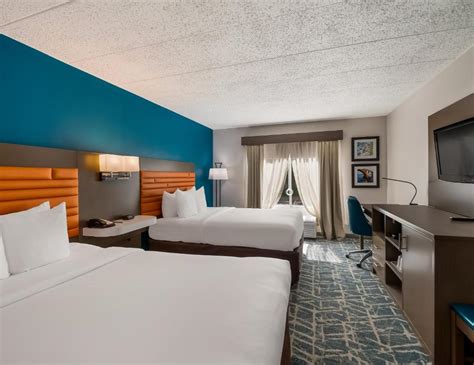Comfort Inn Falls Church Pool