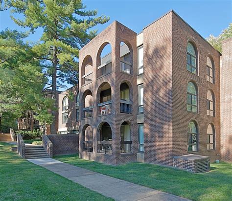The Commons of McLean