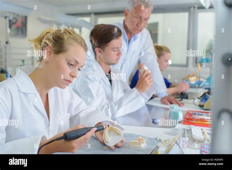 Dental Lab Technician