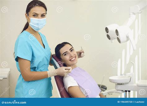 Dentist high-paying job