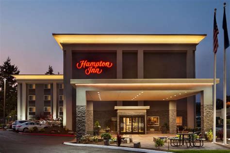 Hampton Inn Portland Clackamas lobby