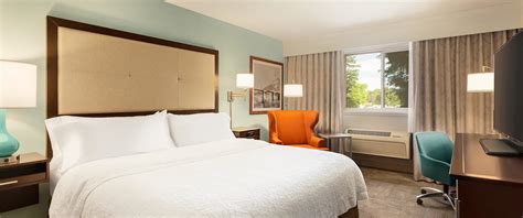 Hampton Inn Portland Clackamas room