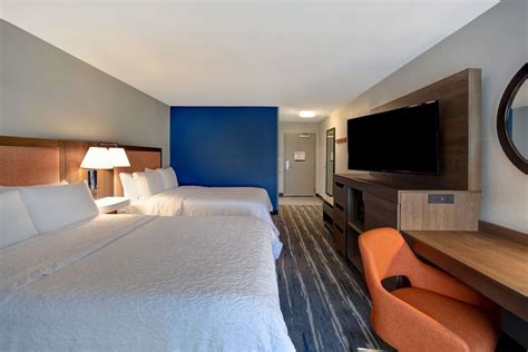 Hampton Inn Potomac Mills Woodbridge VA Rooms