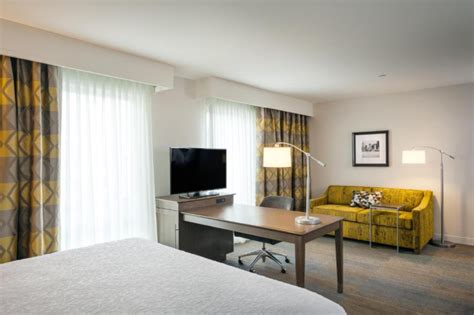 Hampton Inn Seattle Northgate Rooms