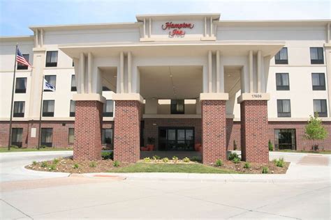 Hampton Inn West Lakeside Exterior
