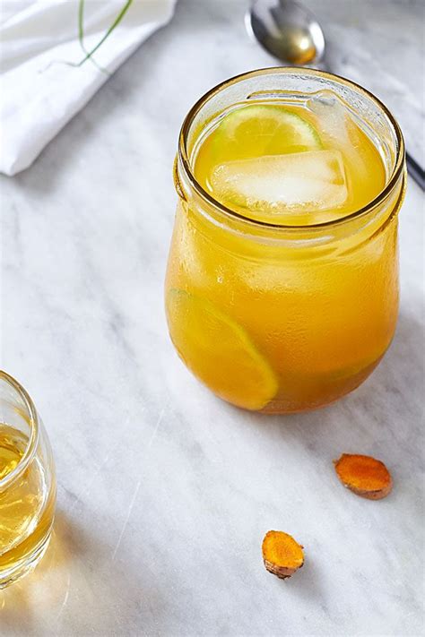 iced turmeric tea with mint and lime