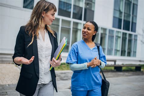 Steps to Becoming a Legal Nurse Consultant