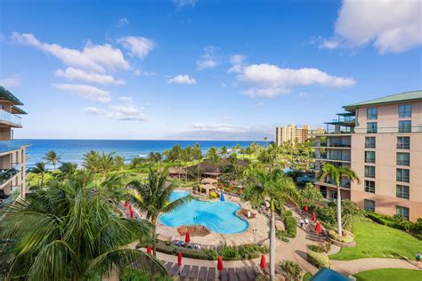 Living in Maui