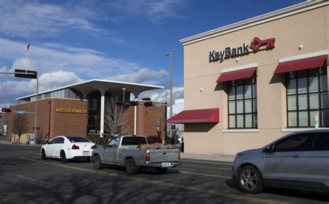 Fresno County Public Library Supporting Local Businesses