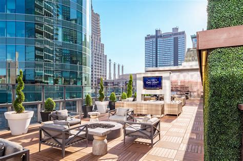 Luxury amenities at 85 Main Putnam Ct