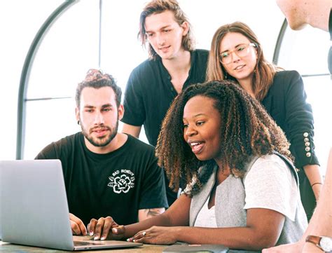 Marketing assistant in Los Angeles