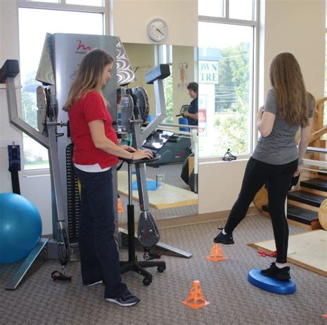 Physical therapist working in Maryland