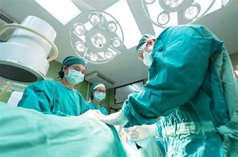 Operating room nurse jobs and career guide