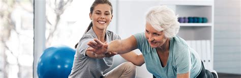 Physical therapist working in Rhode Island