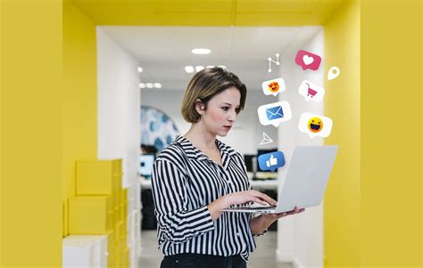 Social media manager jobs