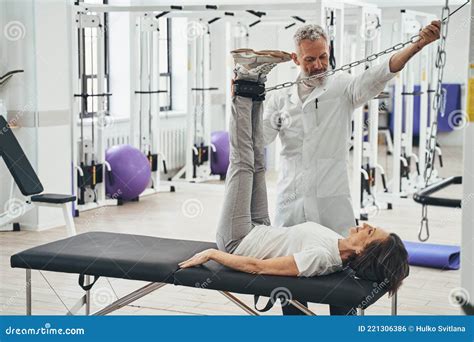 Terapeuta físico experimentado