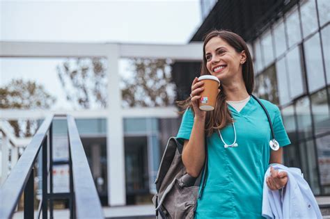 Travel nurse